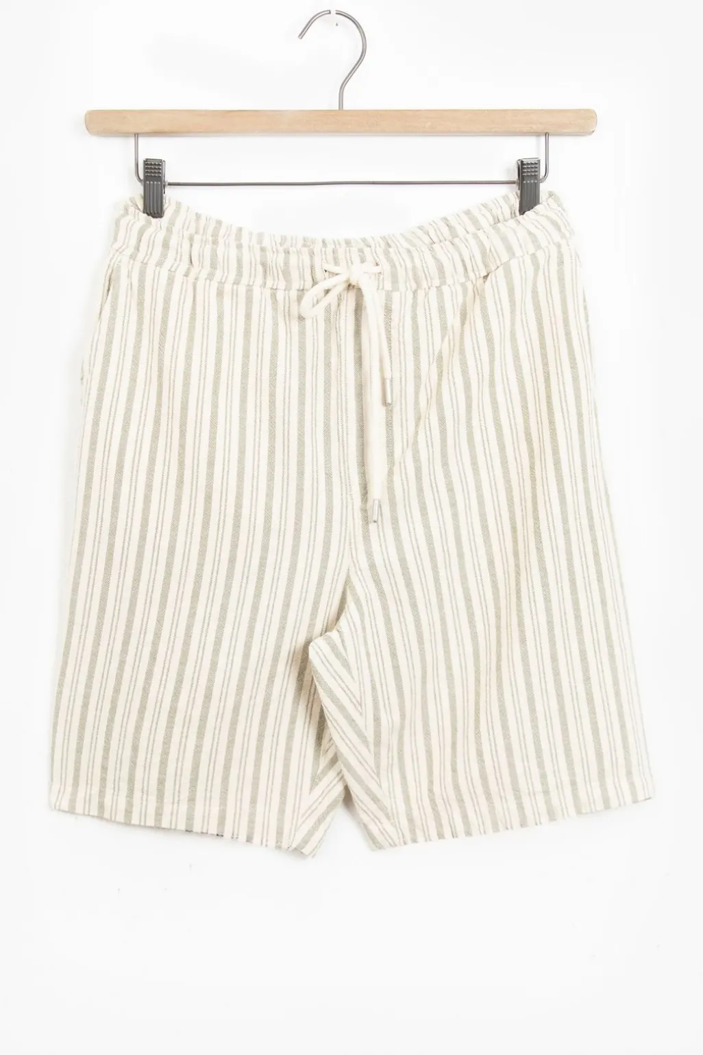 Beige gestreepte shorts