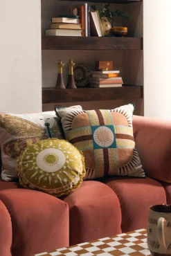 Beige jacquard kussen dragonfly
