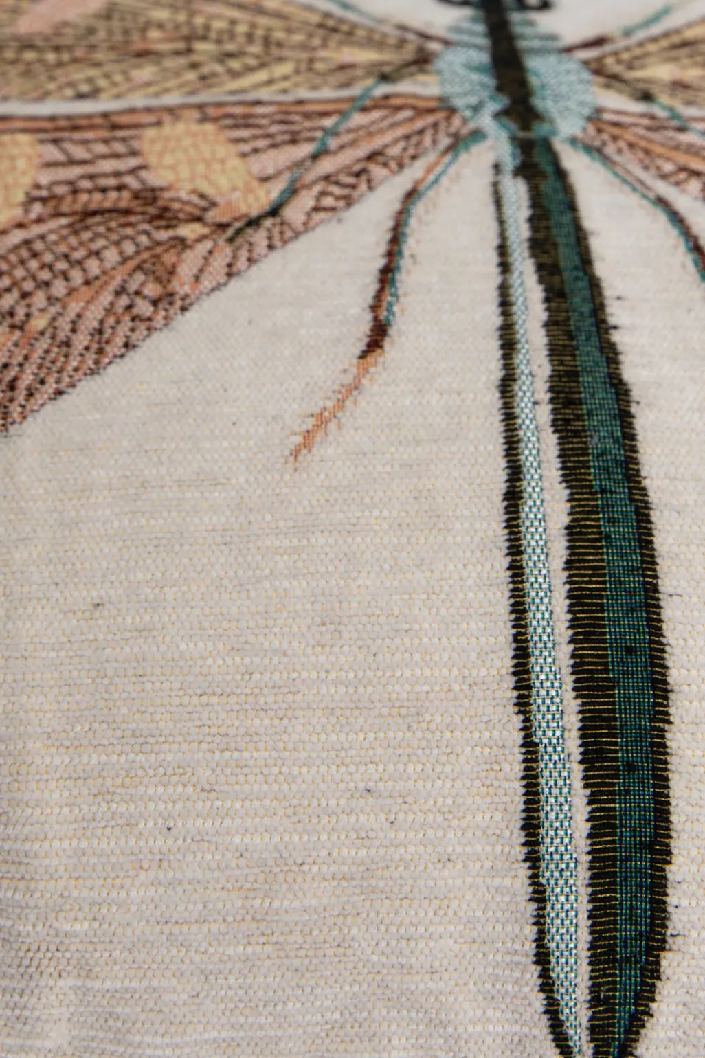 Beige jacquard kussen dragonfly