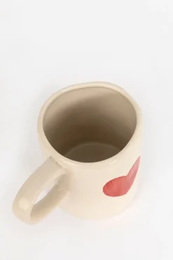 Beige mok met rood hart