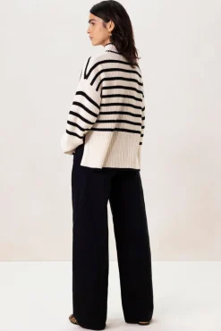 Beige oversized trui met strepen