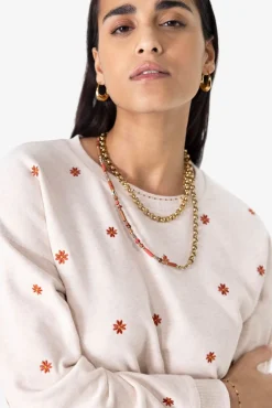Beige sweater met embroidery