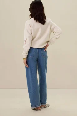 Beige sweater met embroidery