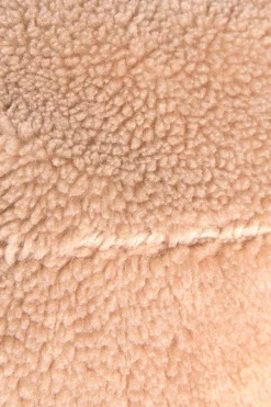 Beige teddy pilotenmuts