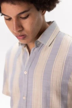 Blauw gestreept overhemd met korte mouwen