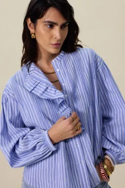 Blauw gestreepte blouse met ruffles