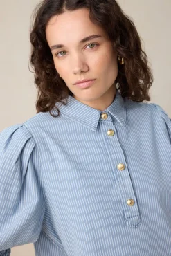 Blauwe denim jurk met pofmouwen