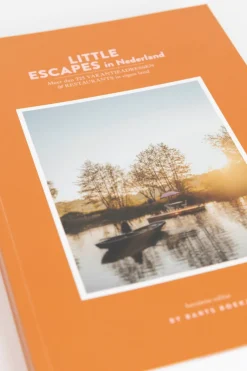 Boek little escapes in Nederland by Barts Boekje