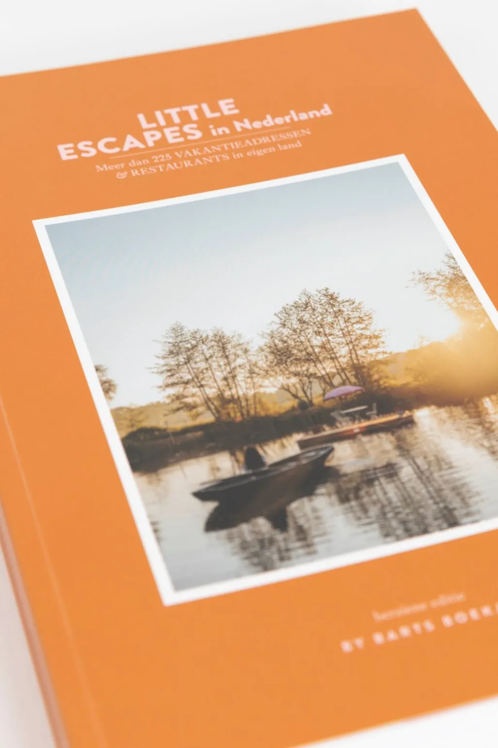 Boek little escapes in Nederland by Barts Boekje