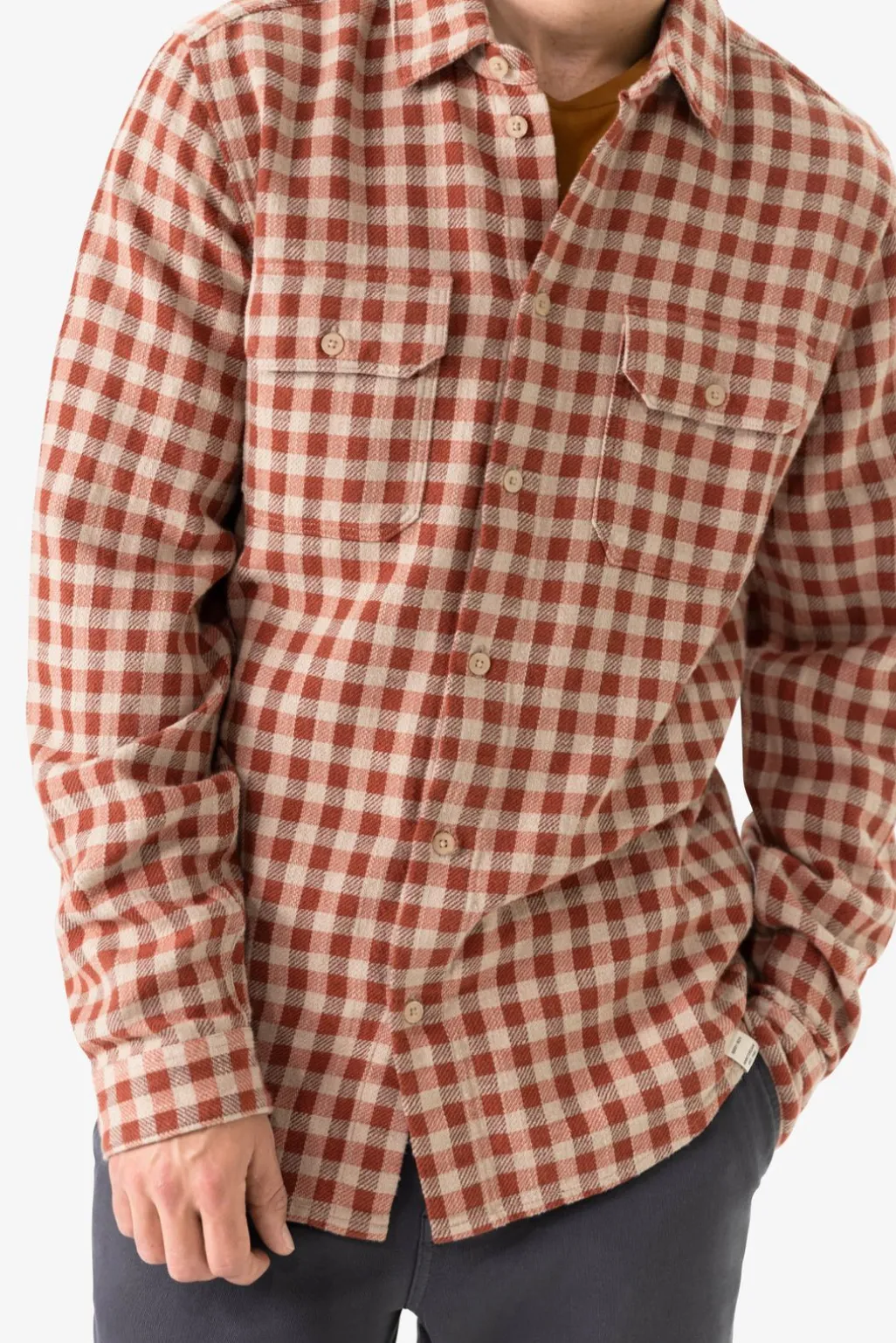 Bruin met rood geruit overhemd