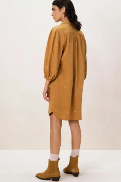 Bruine jurk met pofmouwen en embroidery