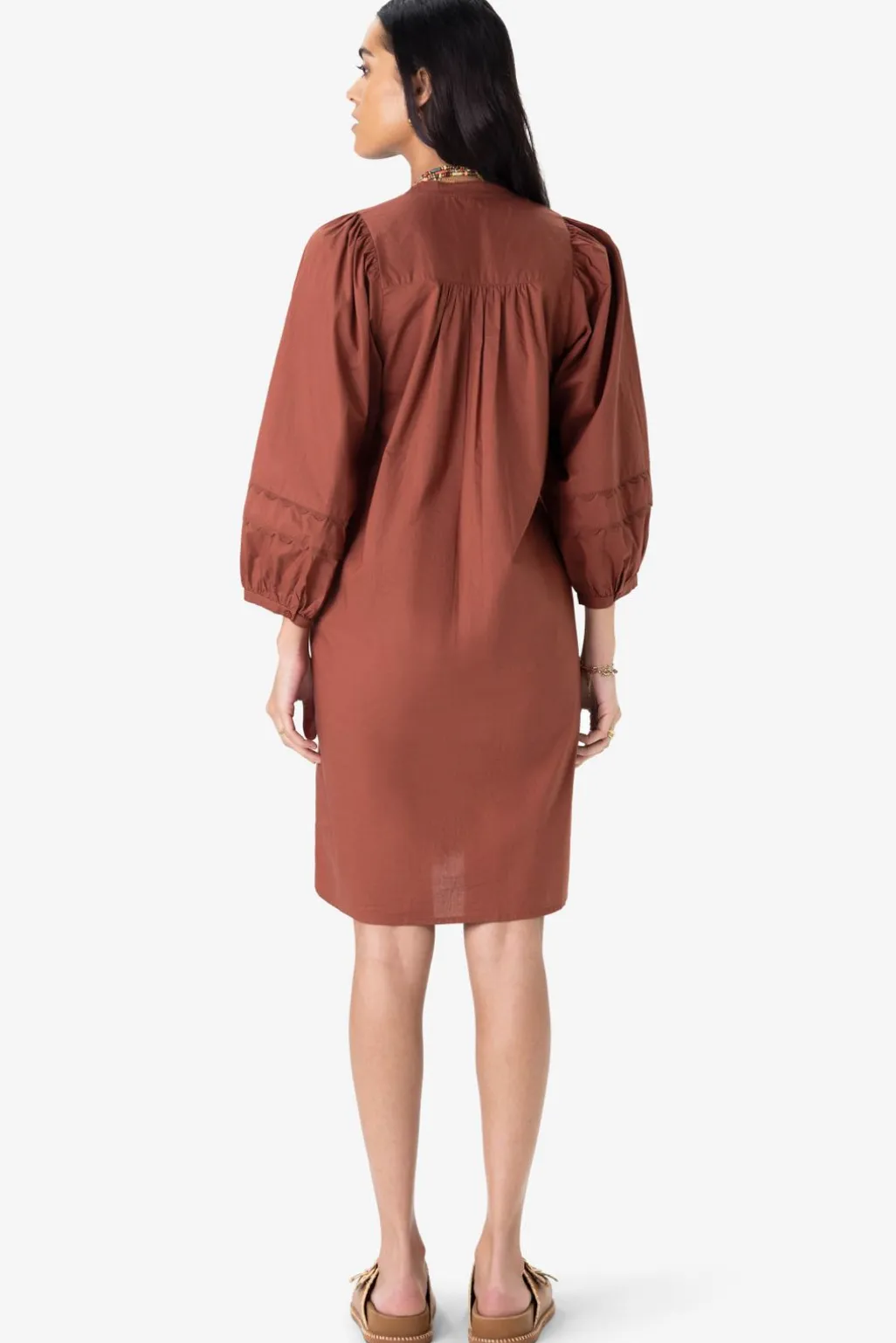 Bruine midi poplin jurk met pintuck details