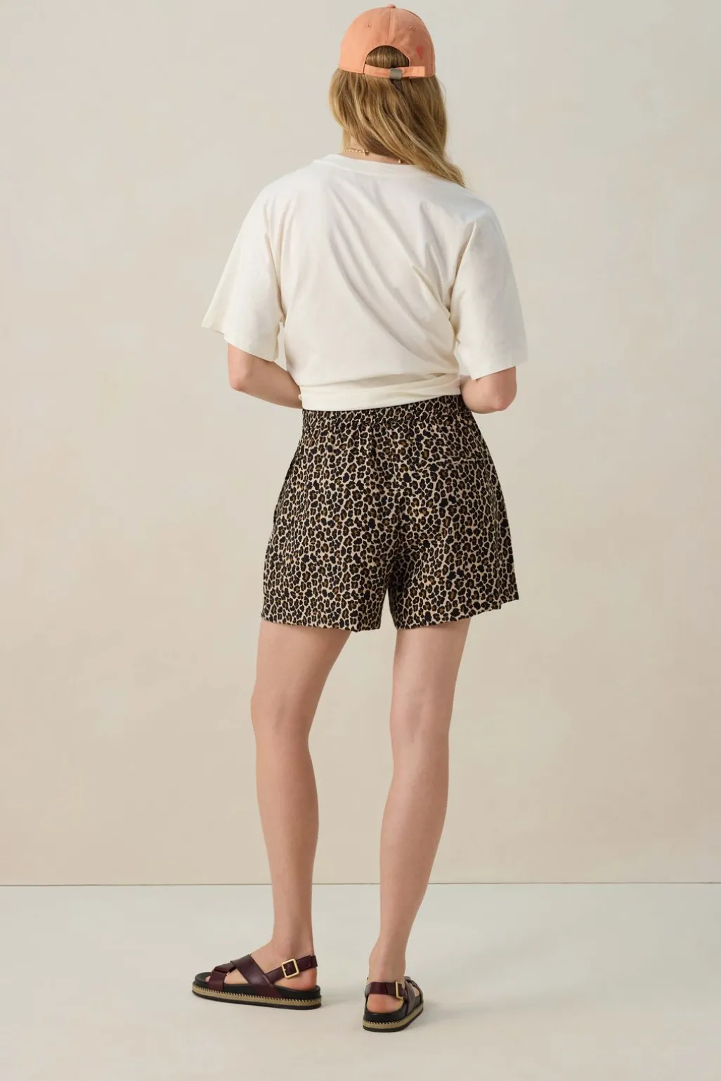 Bruine short met leopard print