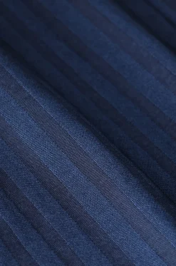 Donkerblauw gestreept overhemd