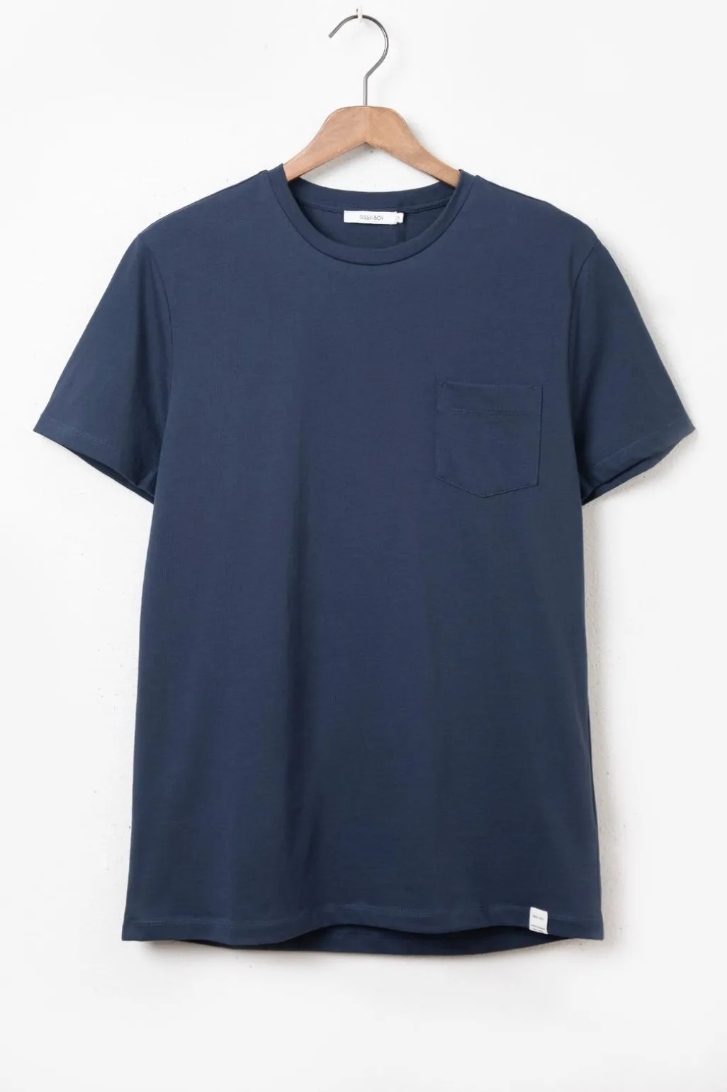 Donkerblauw T-shirt met borstzakje