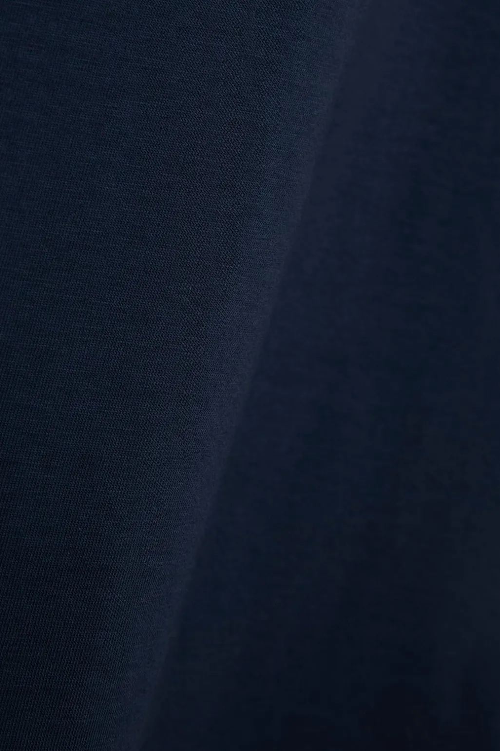 Donkerblauw T-shirt met borstzakje
