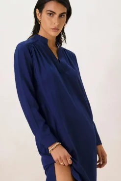 Donkerblauwe midi jurk met V-hals