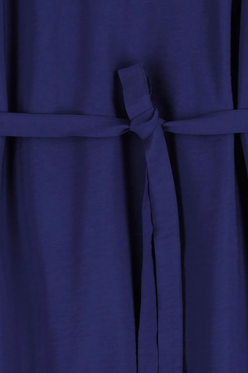 Donkerblauwe midi jurk met V-hals