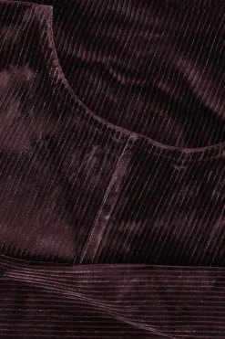 Donkerbruine longsleeve met knoopdetail