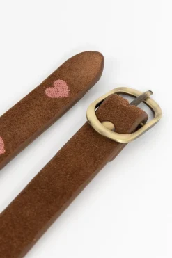 Donkerbruine suède riem met roze hartjes embroidery