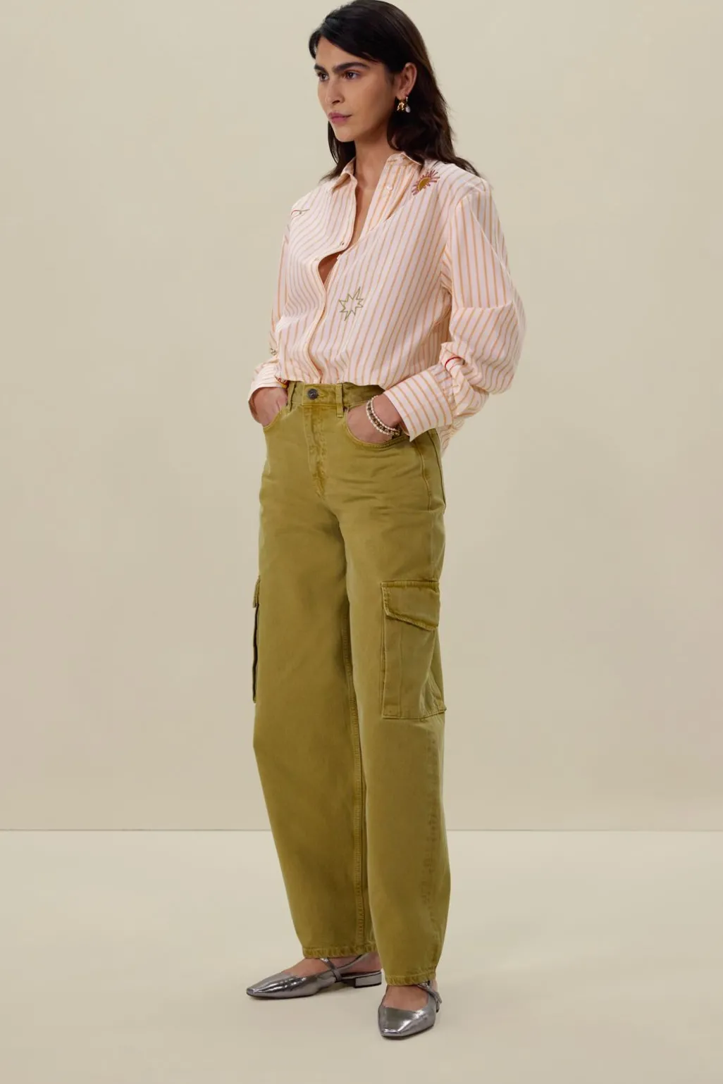 Donkergele high waist cargo broek