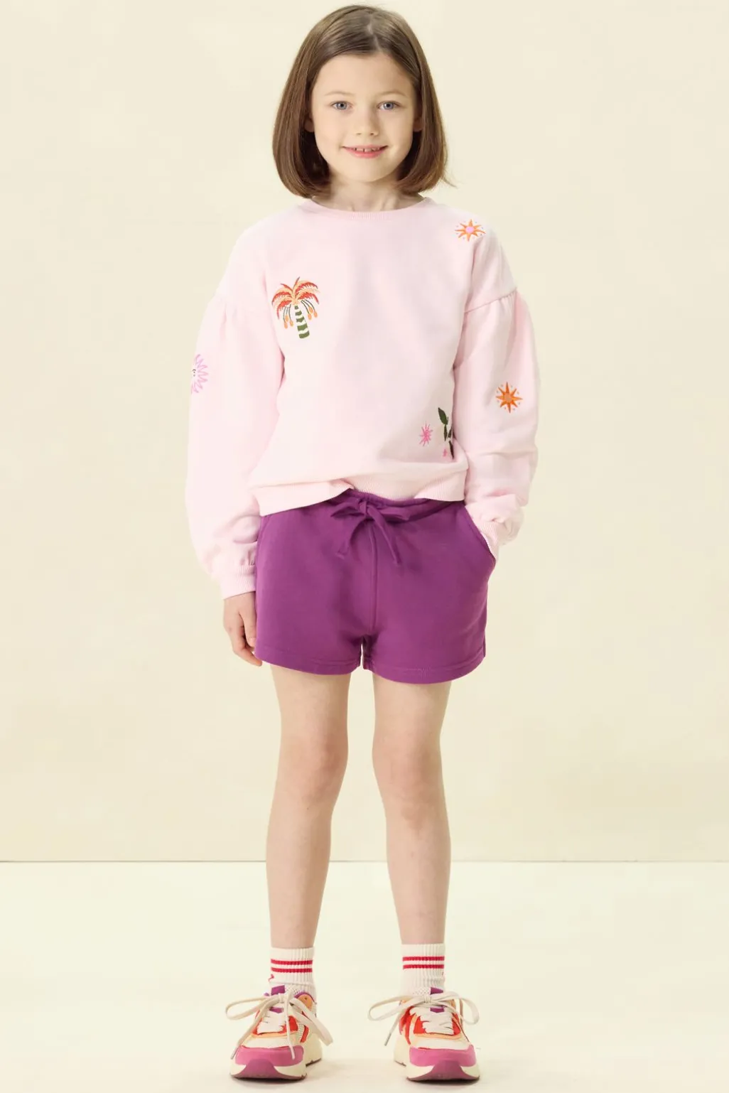 Donkerpaarse shorts