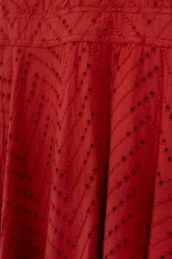 Donkerrode jurk met broderie en ruffles