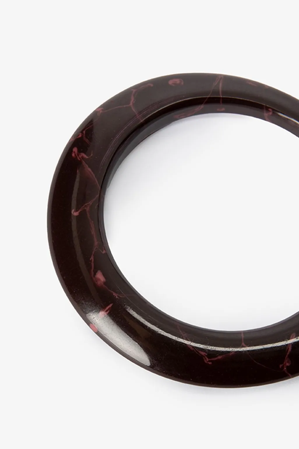 Donkerrode resin armband