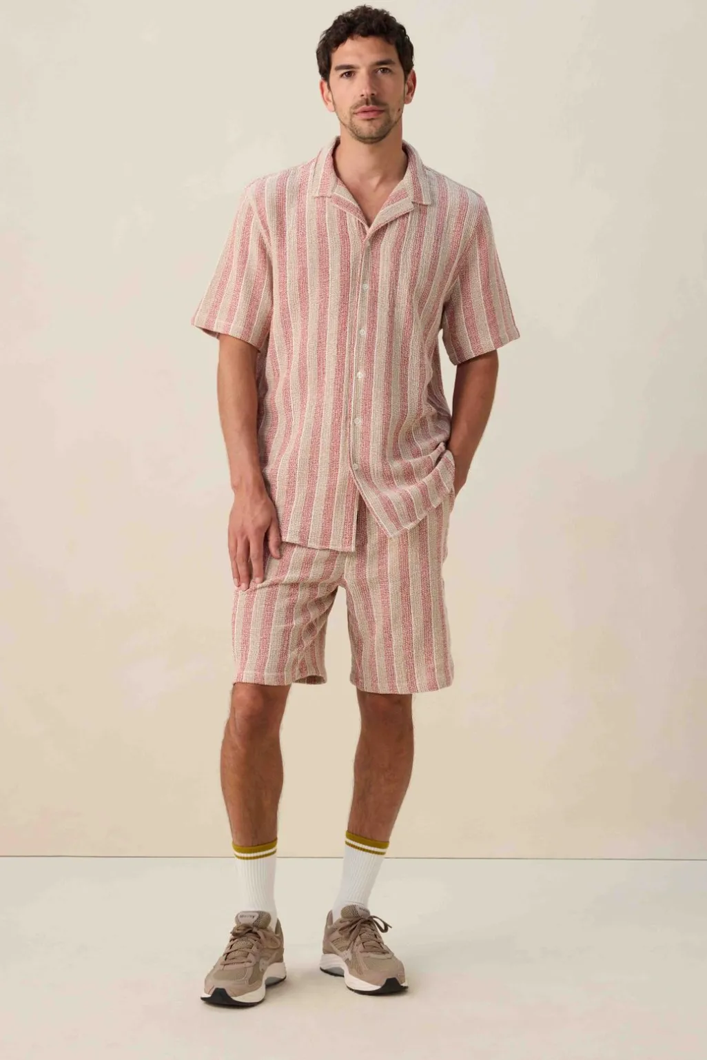 Donkerrode short met strepen