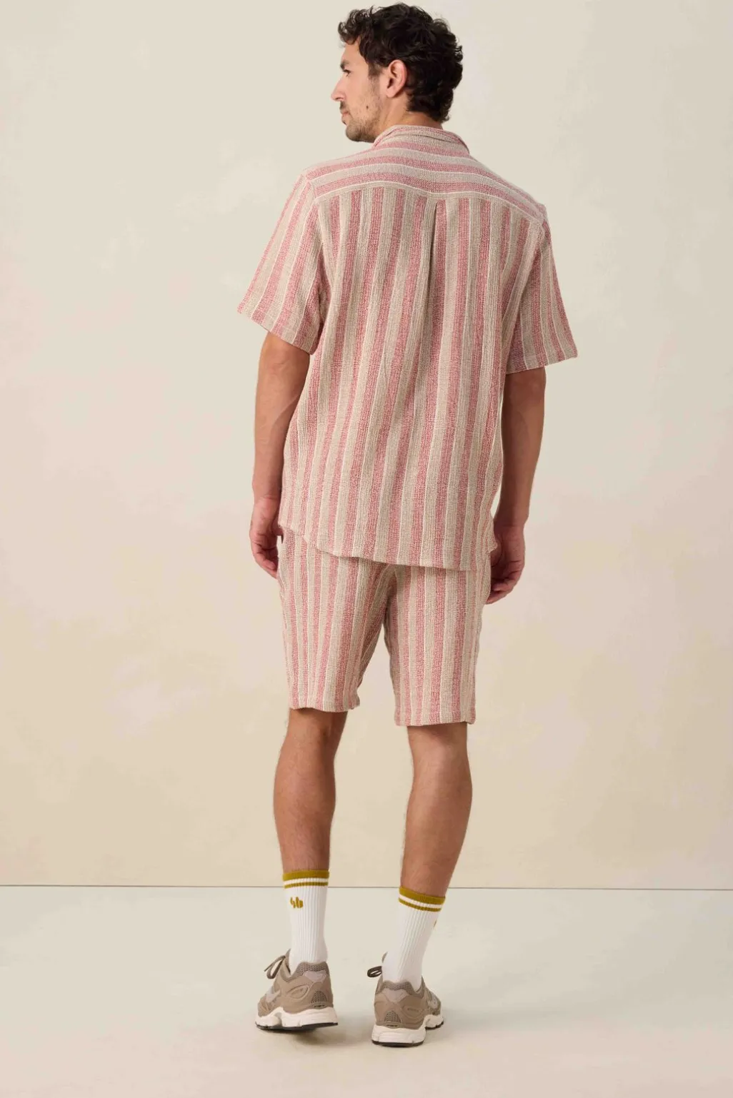 Donkerrode short met strepen