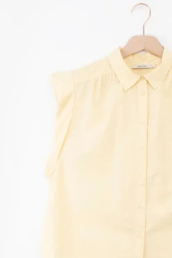 Gele mouwloze blouse