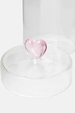 Glazen pot met roze hartje