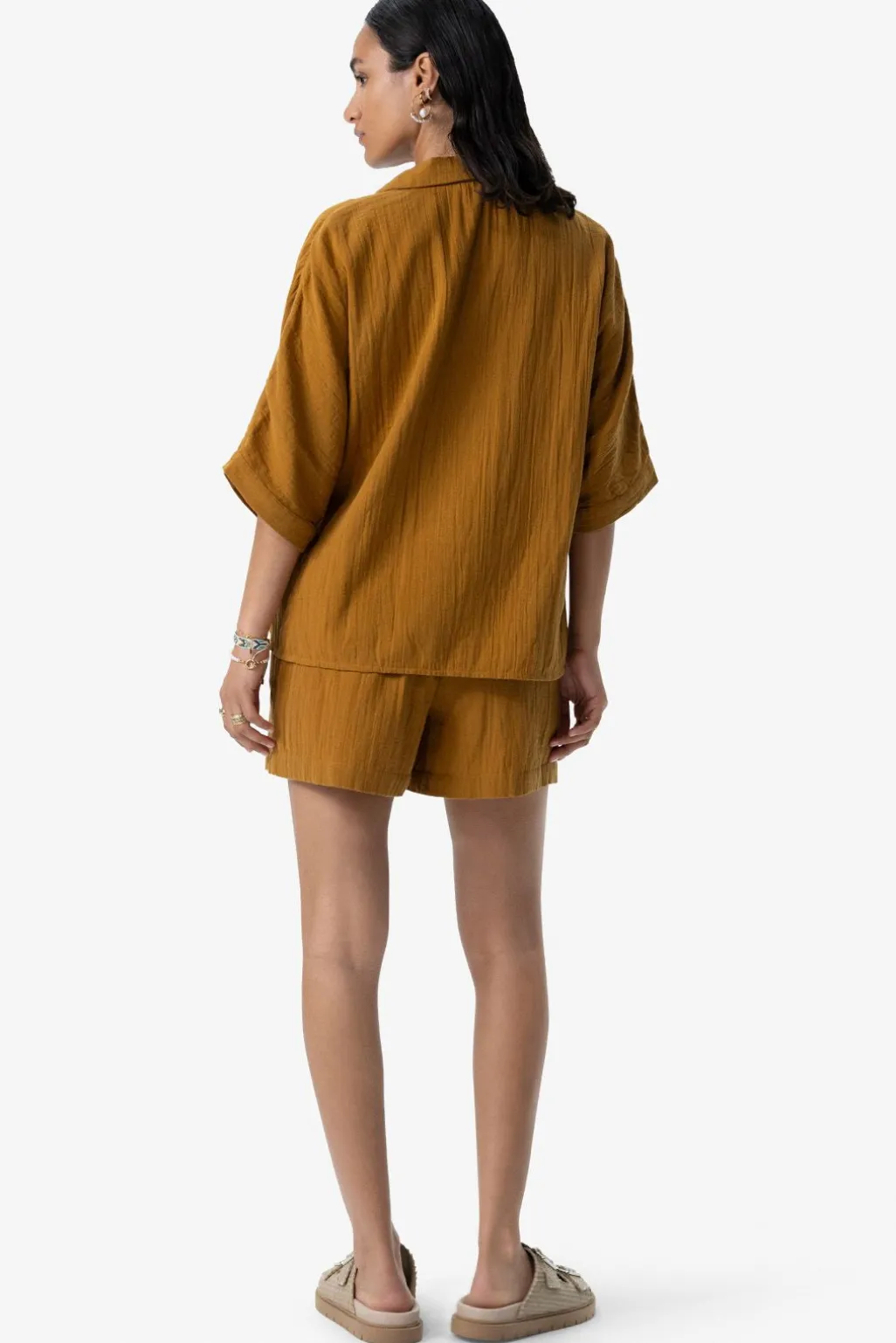 Goudbruine mousseline shorts