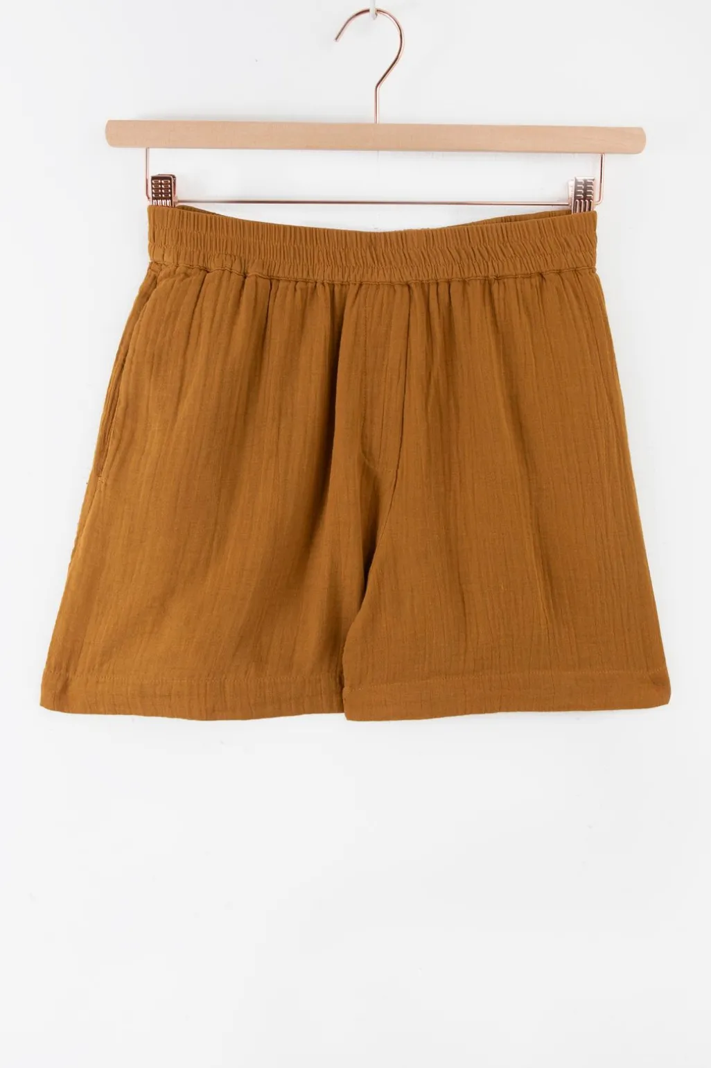 Goudbruine mousseline shorts