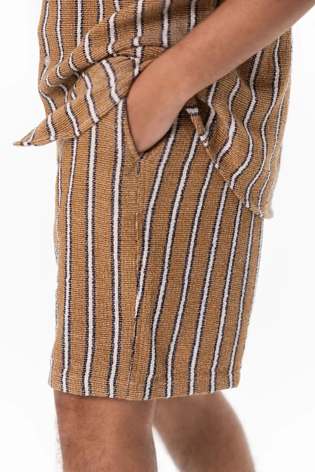 Goudbruine shorts met strepen