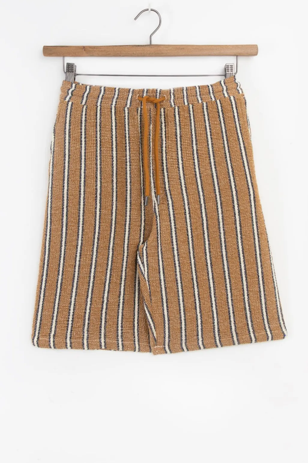 Goudbruine shorts met strepen