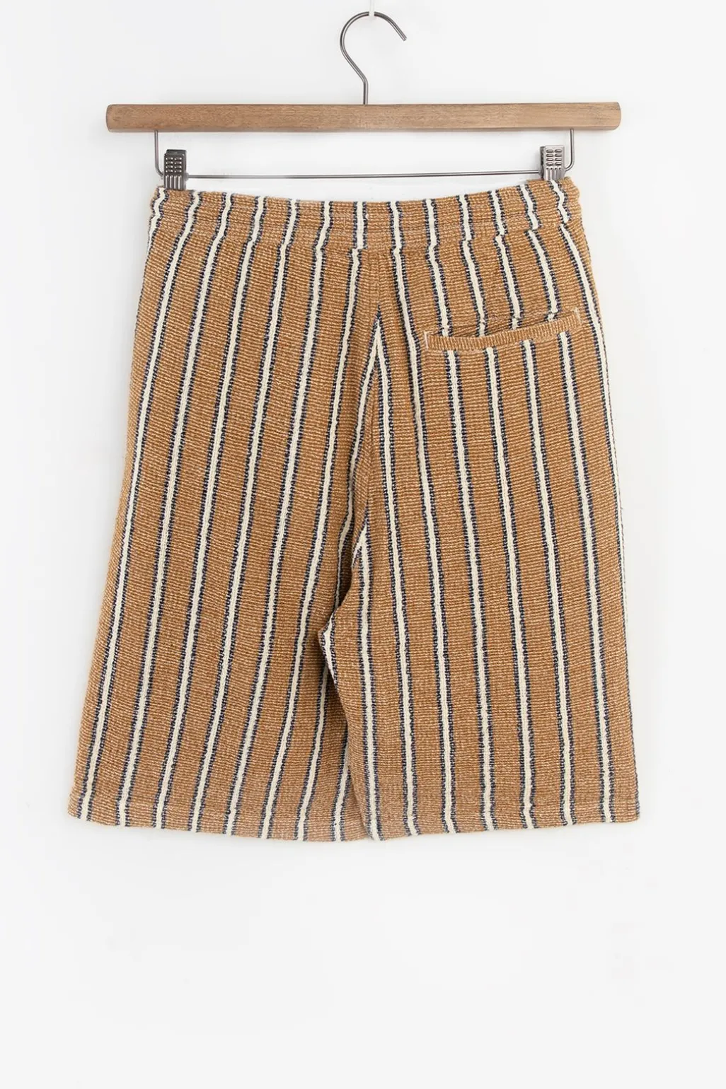 Goudbruine shorts met strepen