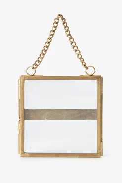 Goudkleurig vierkant fotolijstje met ketting