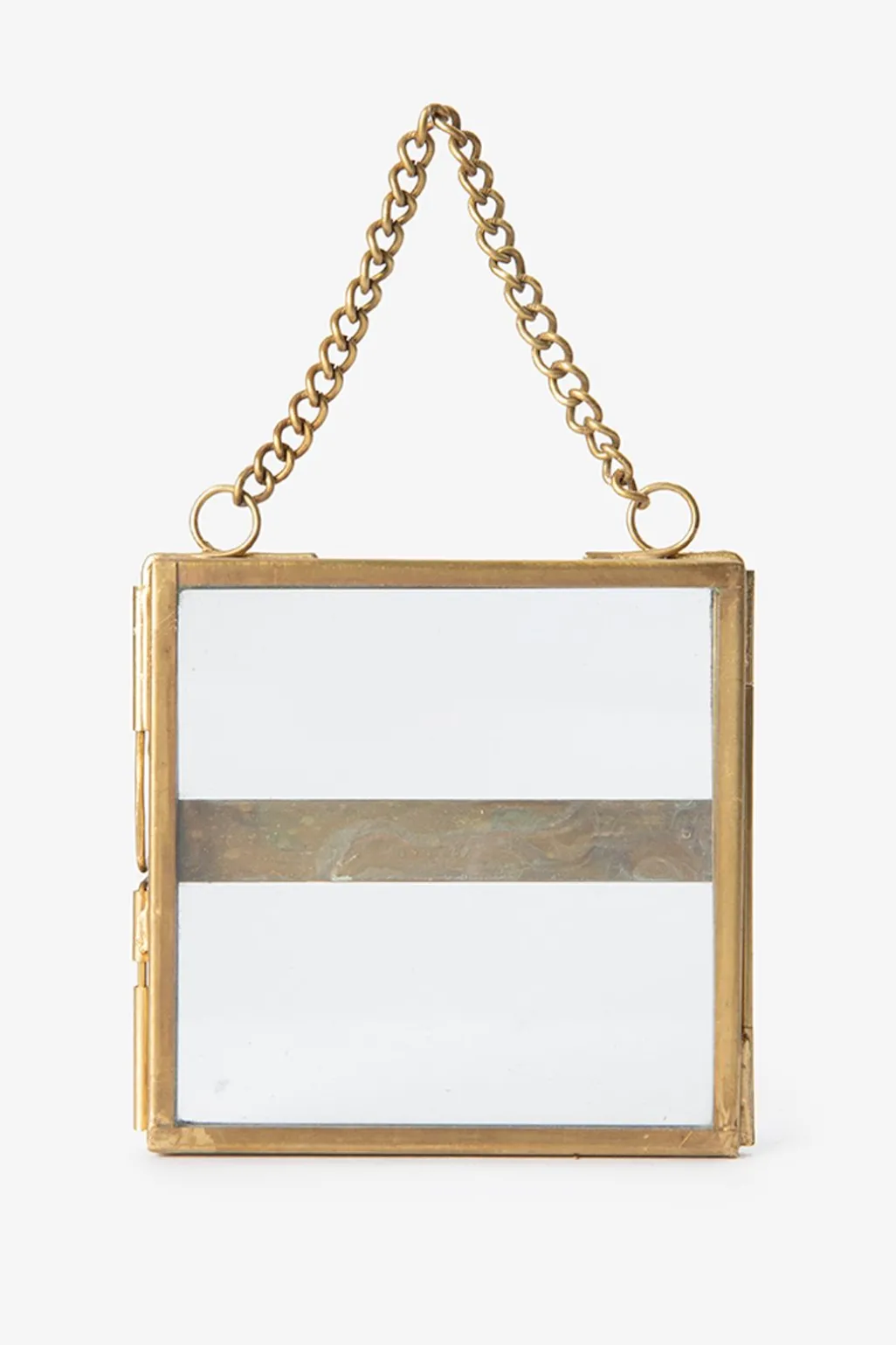 Goudkleurig vierkant fotolijstje met ketting