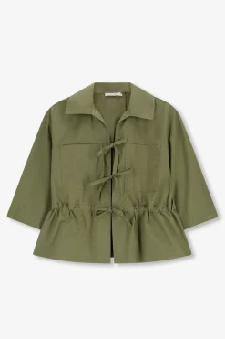 Groene blouse met striksluiting