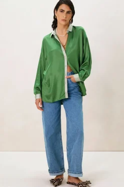 Groene oversized satijnen blouse