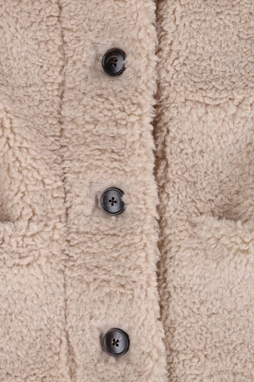Korte beige faux fur jas