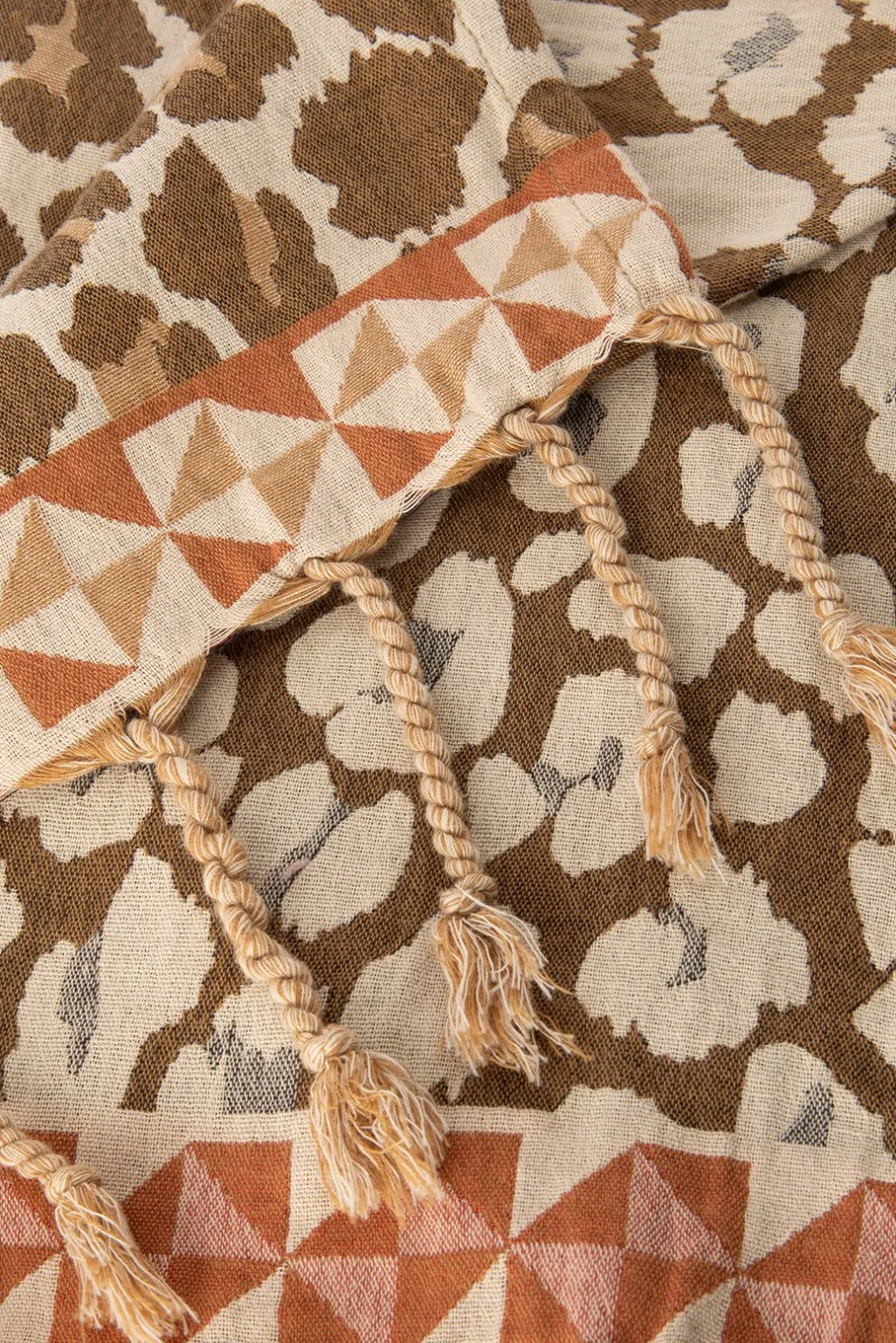 Lichtbruine hamamdoek met leopard print