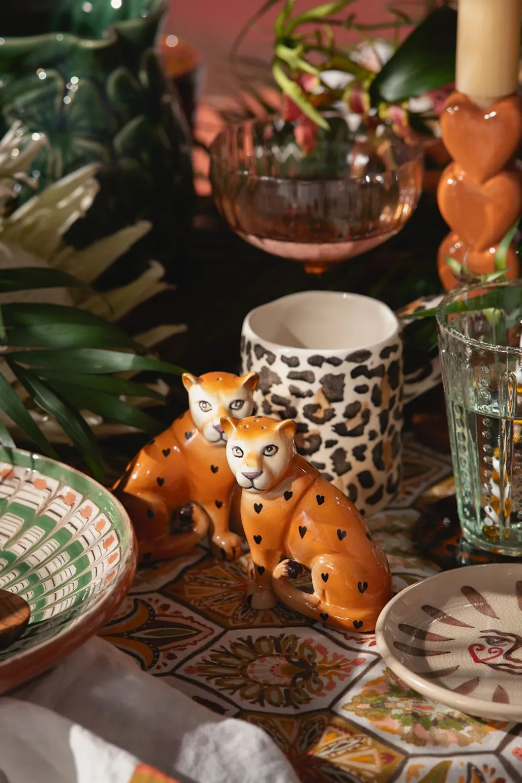 Lichtbruine mok met leopard print