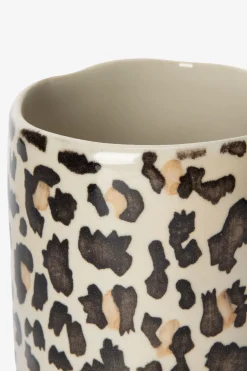 Lichtbruine mok met leopard print