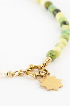 Lichtgroene beads ketting met parels
