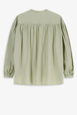 Lichtgroene blouse met borduurwerk
