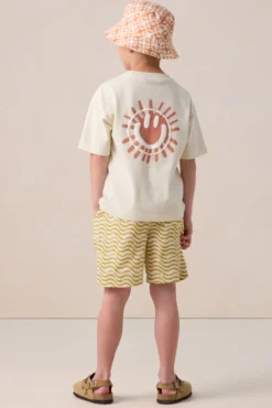 Lichtgroene shorts met golvende print