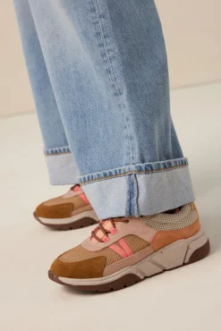 Lichtoranje sneakers