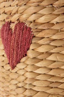 Mand van hyacinth met rode ingeweven hartjes large